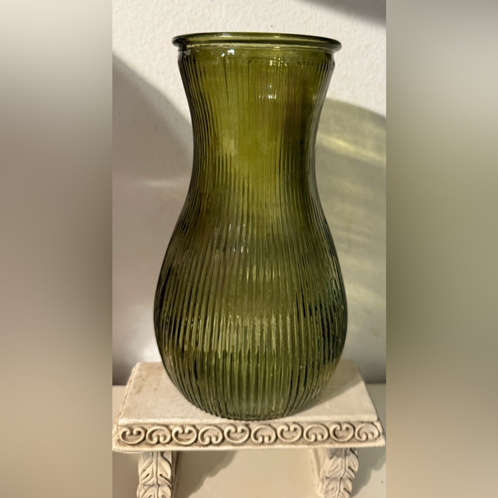 DPS Curvy,green, glass ribbed, vase. 9.75”